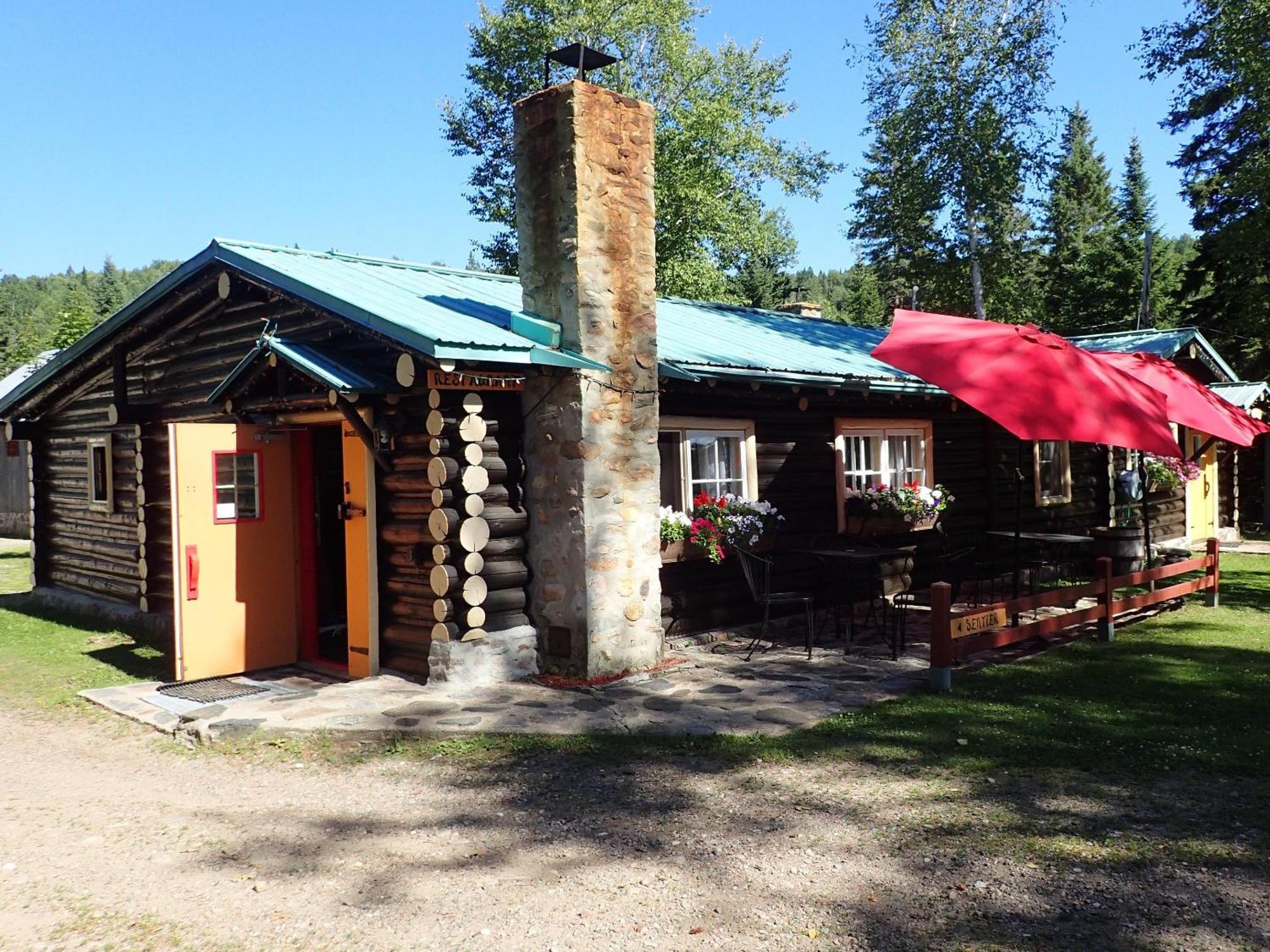 Domaine Le Bostonnais - Le Village En Bois Rond La Tuque Exteriér fotografie