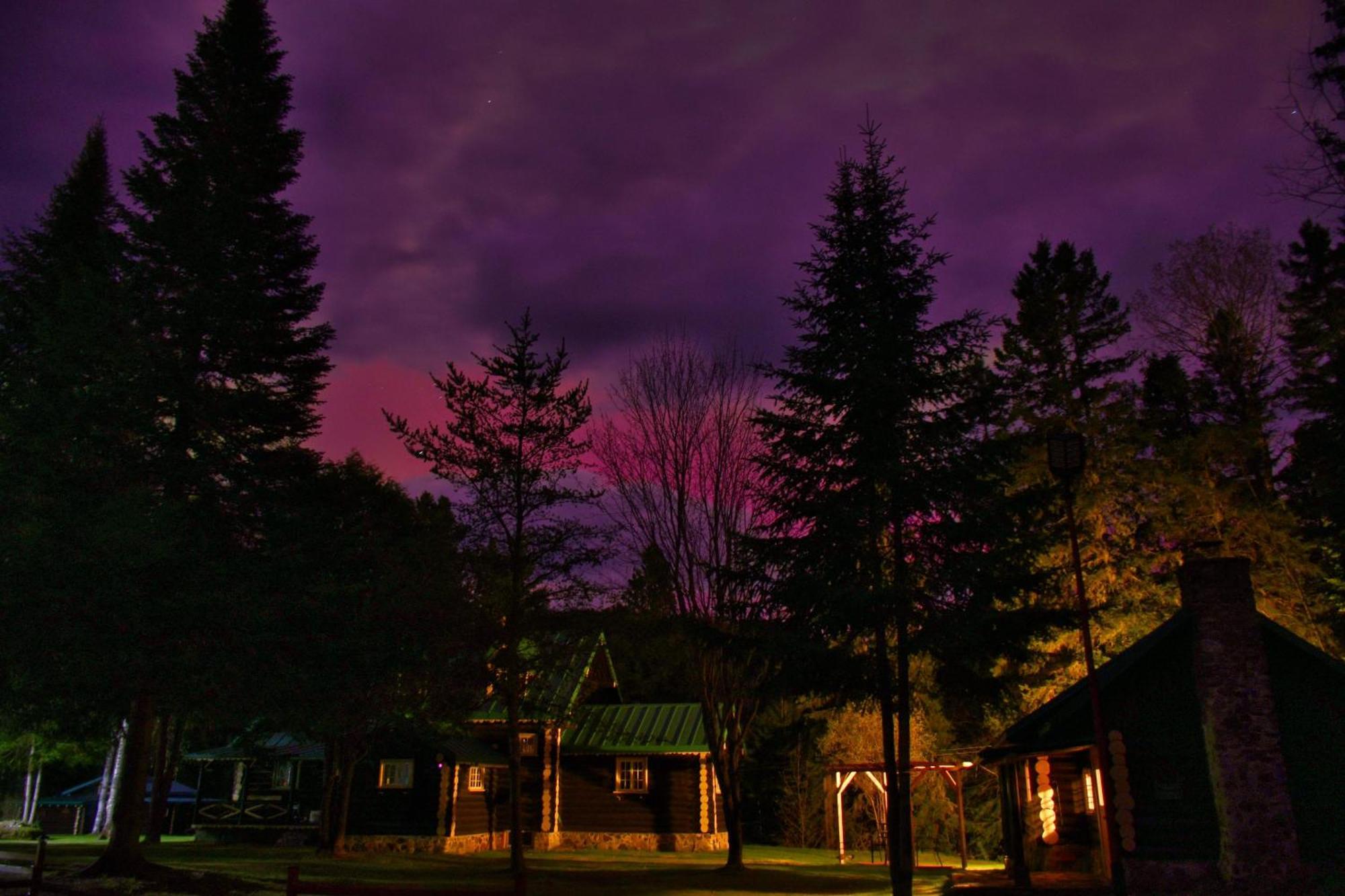 Domaine Le Bostonnais - Le Village En Bois Rond La Tuque Exteriér fotografie