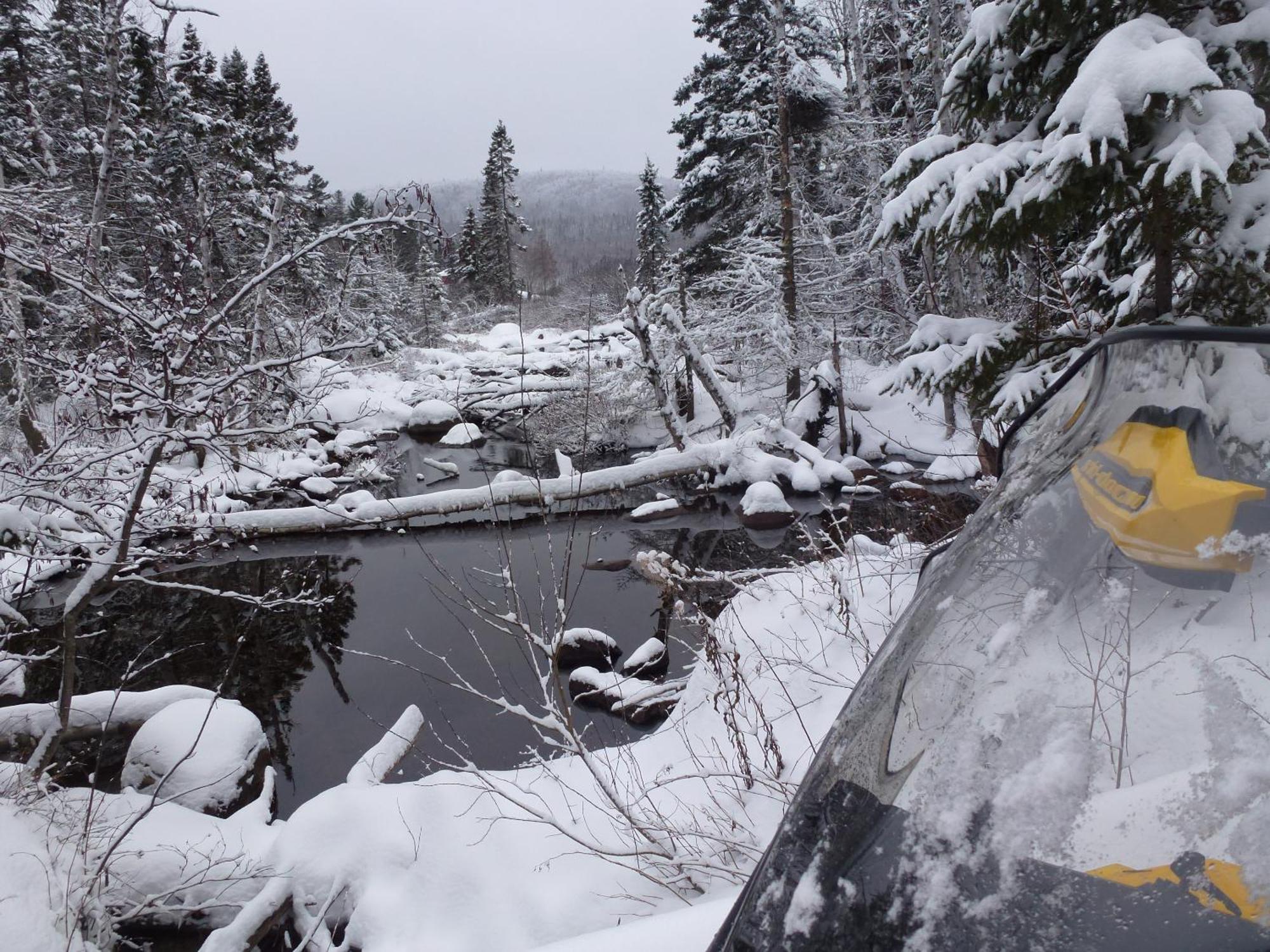 Domaine Le Bostonnais - Le Village En Bois Rond La Tuque Exteriér fotografie